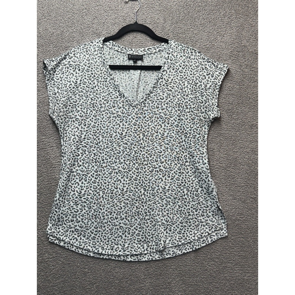 Bobeau Leopard Print Top Womens M Short Sleeve V Neck Lightweight